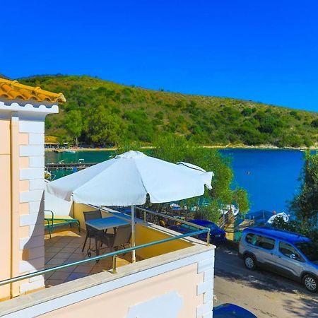 Theophilos Ena Agios Stefanos  Exterior foto