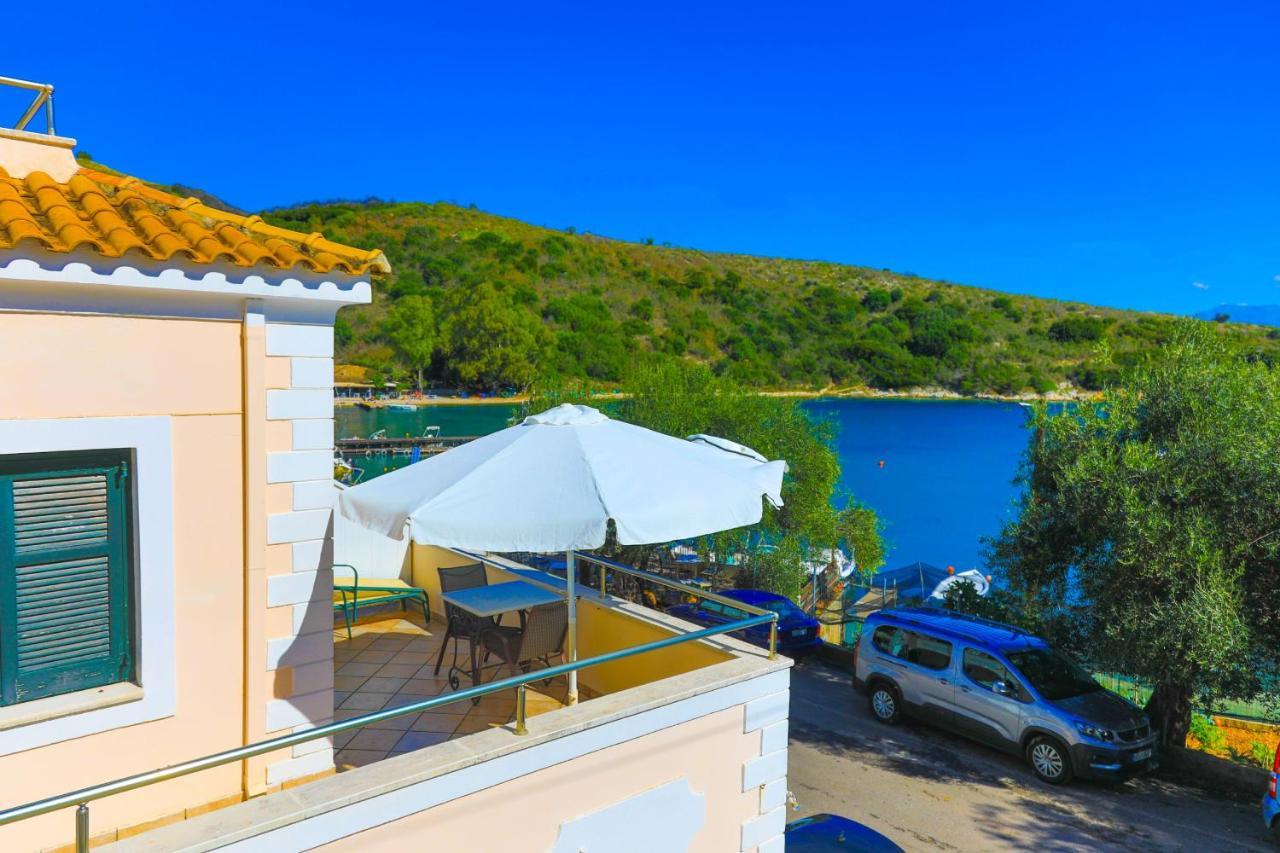 Theophilos Ena Agios Stefanos  Exterior foto