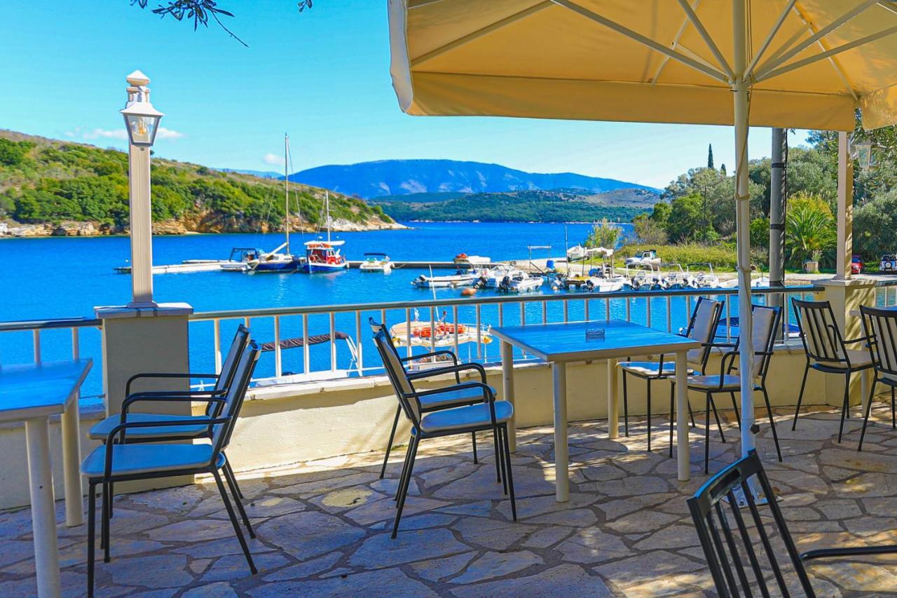 Theophilos Ena Agios Stefanos  Exterior foto